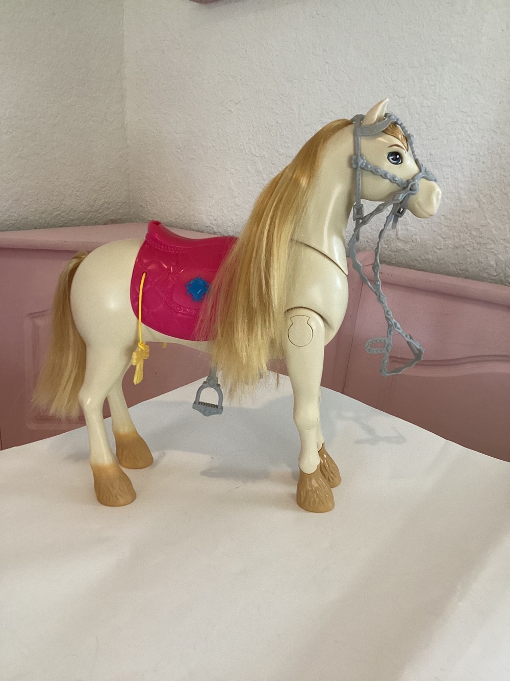 Barbie Mysteries The Great Horse Chase Dance & Show Horse Figure Interactive